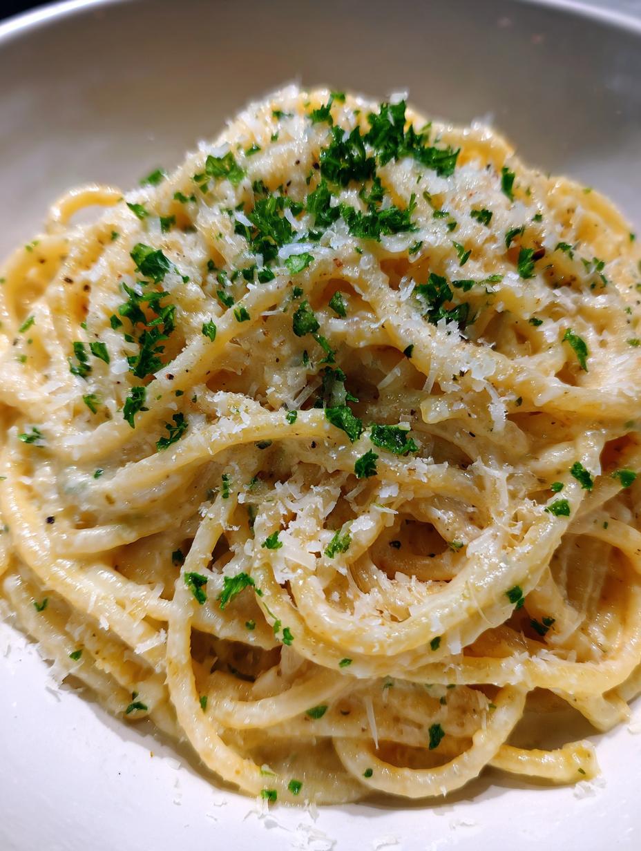 Creamy Garlic Parmesan Pasta - detail 1