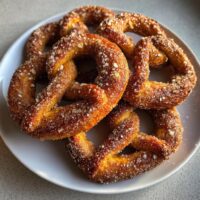 cinnamon sugar pretzels