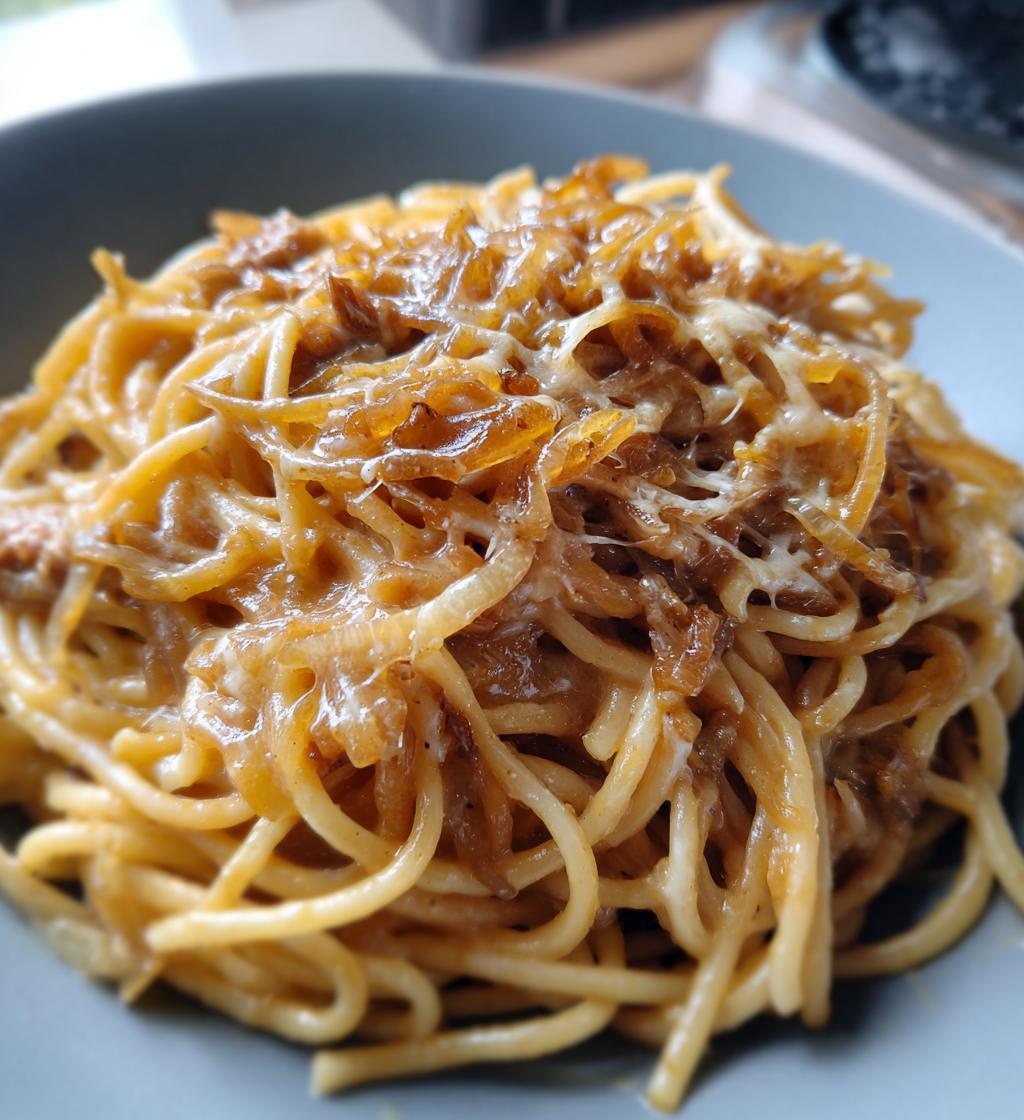 french onion pasta - detail 1
